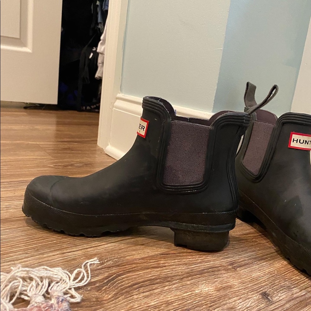Hunter rain boots size 5.5 grey short style - Picture 3 of 3
